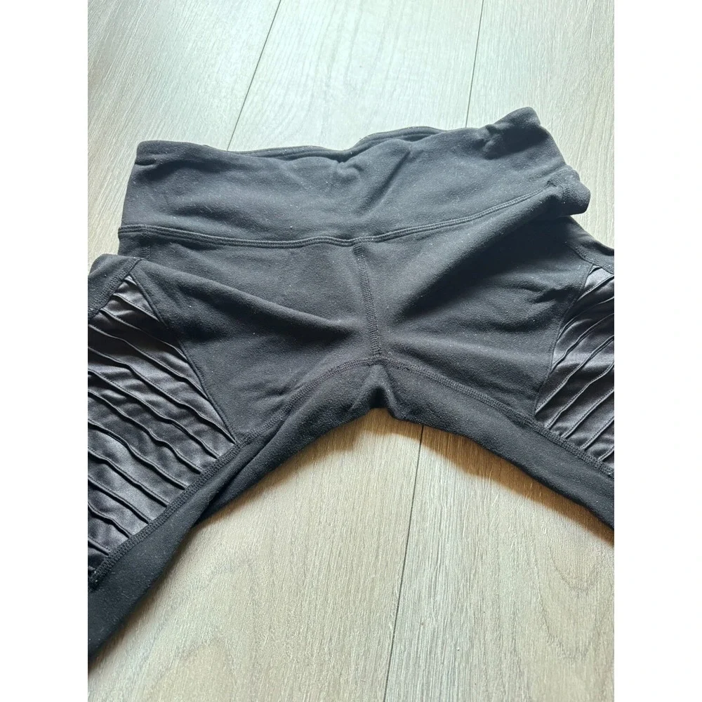 Alo Yoga Moto Leggings Black Ribbed Quilted Mesh Performance S Athletic W5494R